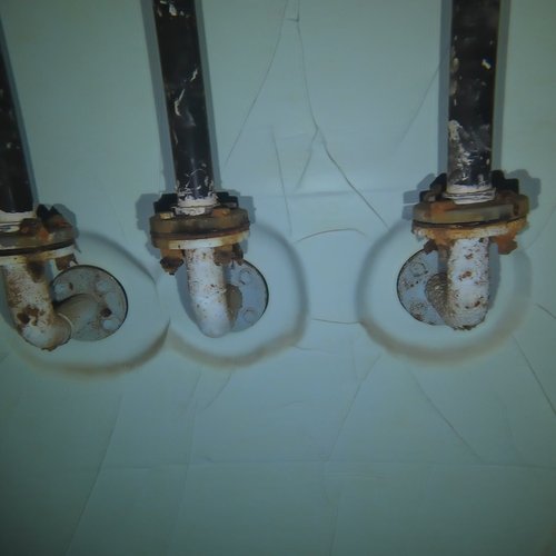 Sprinklertank-Inspektion: Stahltank, 5 Jahre – Flansch Rohrschelle Korrosion Rostablagerungen Bodensicht